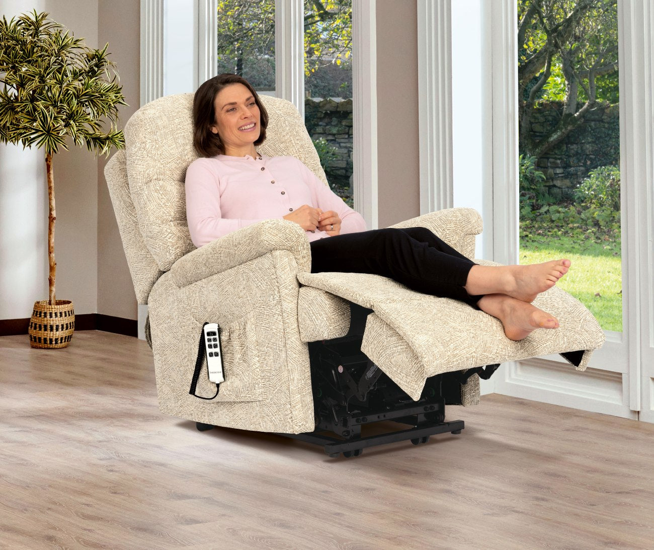 Beaumont Standard Riser Recliner