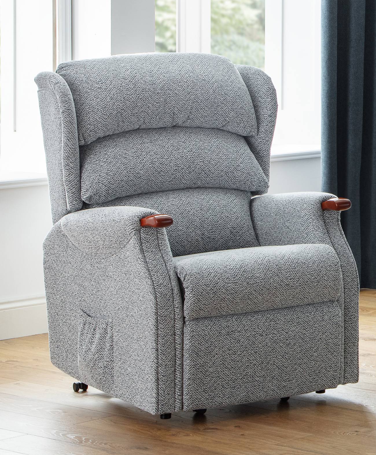Westbury Petite Riser Recliner Cloud Zero