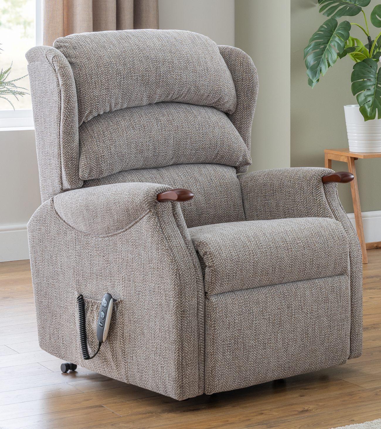 Westbury Standard Riser Recliner Cloud Zero