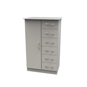 AVN059 ChildsRobe