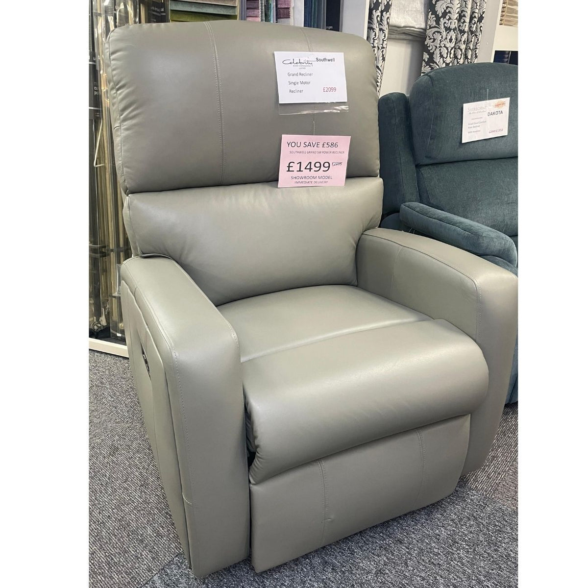 Ex-Display Southwell Grande Riser Recliner